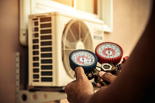 Professional Hvac technician working in Barberton, WA